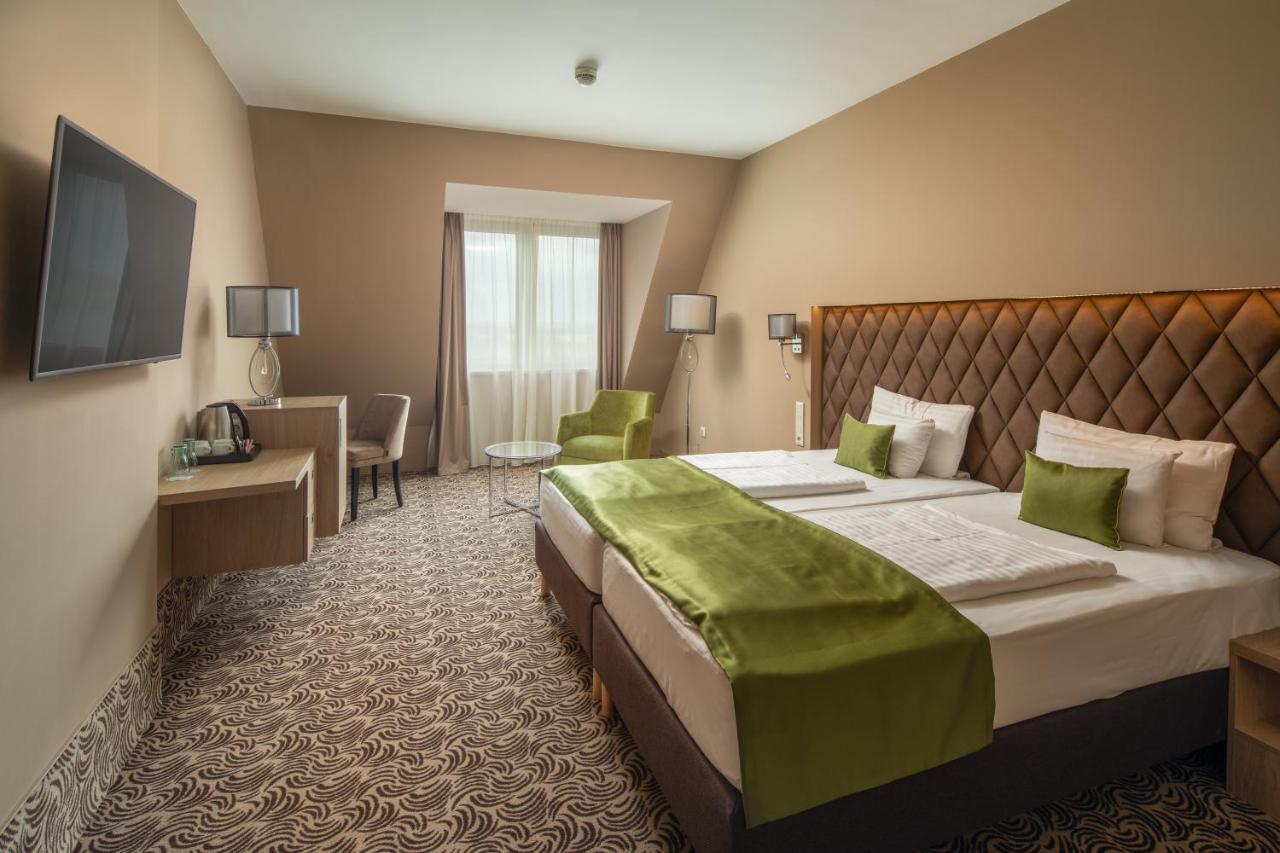 Greenfield Hotel Golf & Spa Buk Bagian luar foto